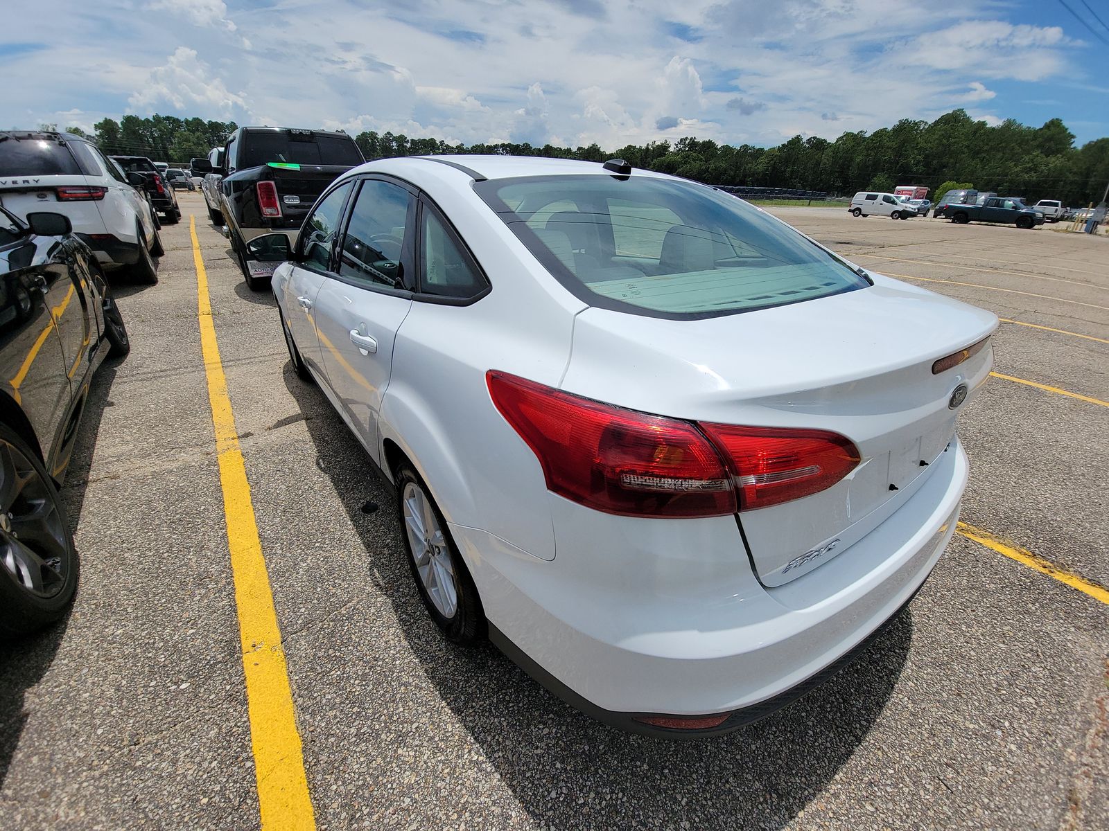 2017 Ford Focus SE FWD