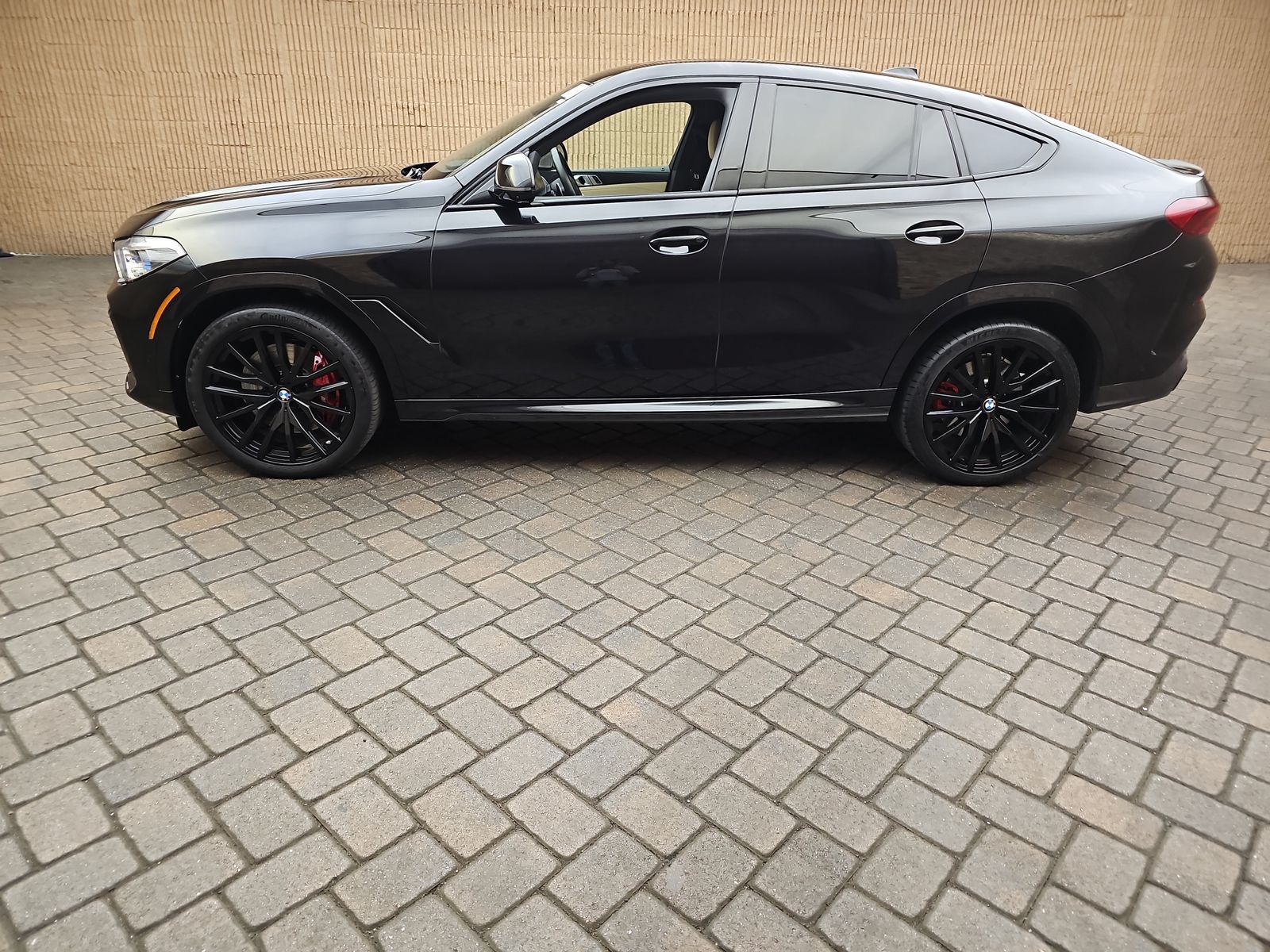 2021 BMW X6 M50i AWD