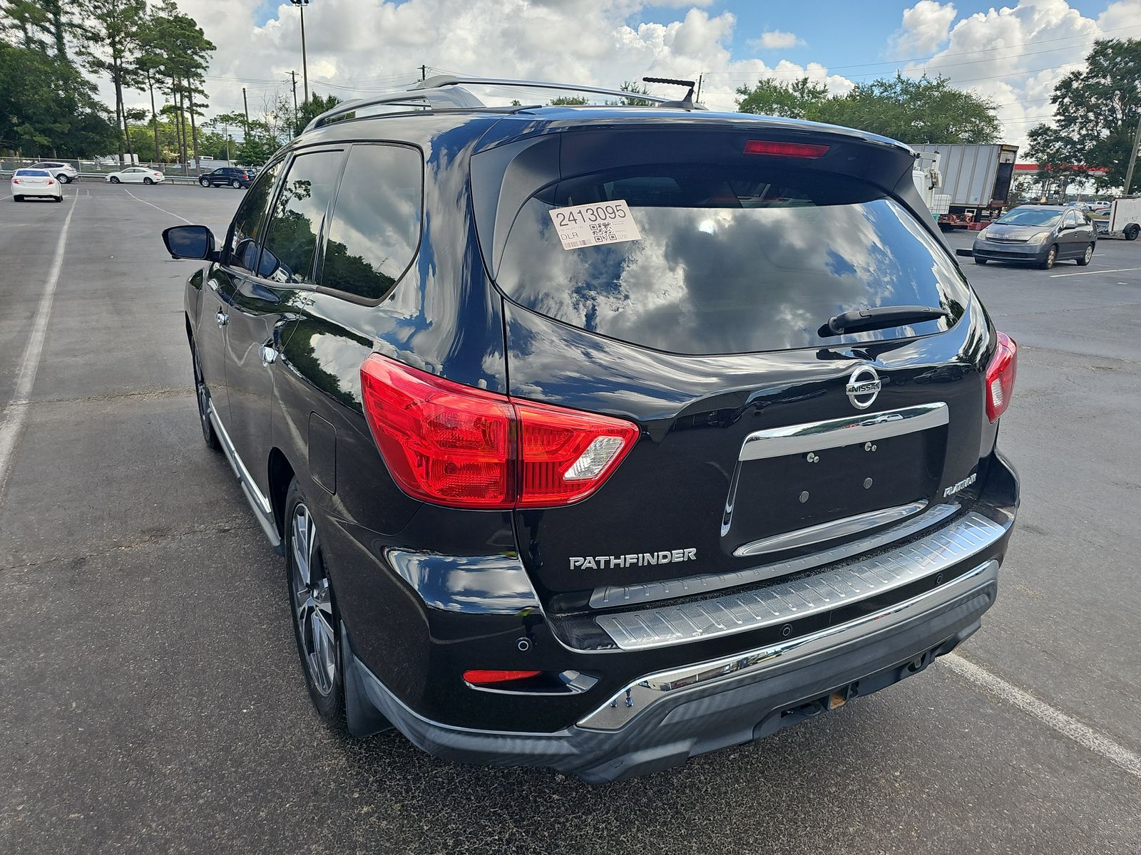 2017 Nissan Pathfinder Platinum FWD