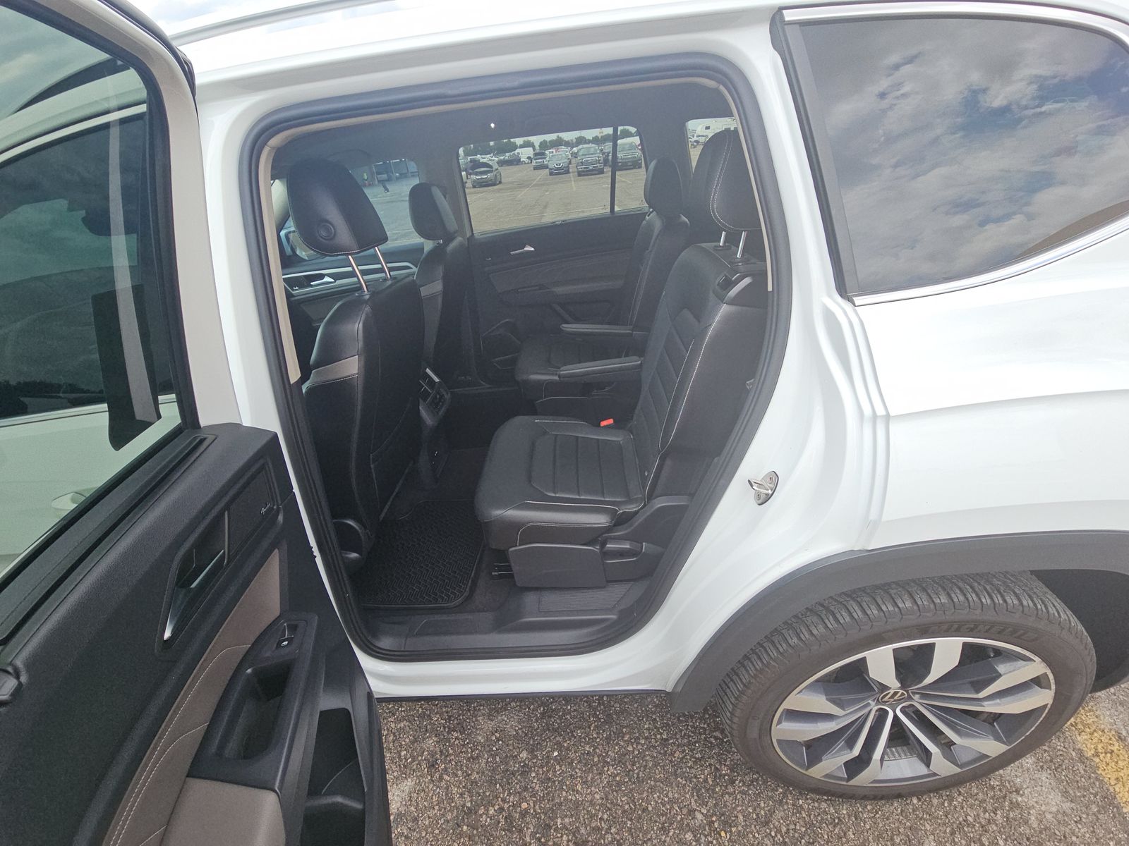 2021 Volkswagen Atlas 3.6L SEL Premium R-Line AWD