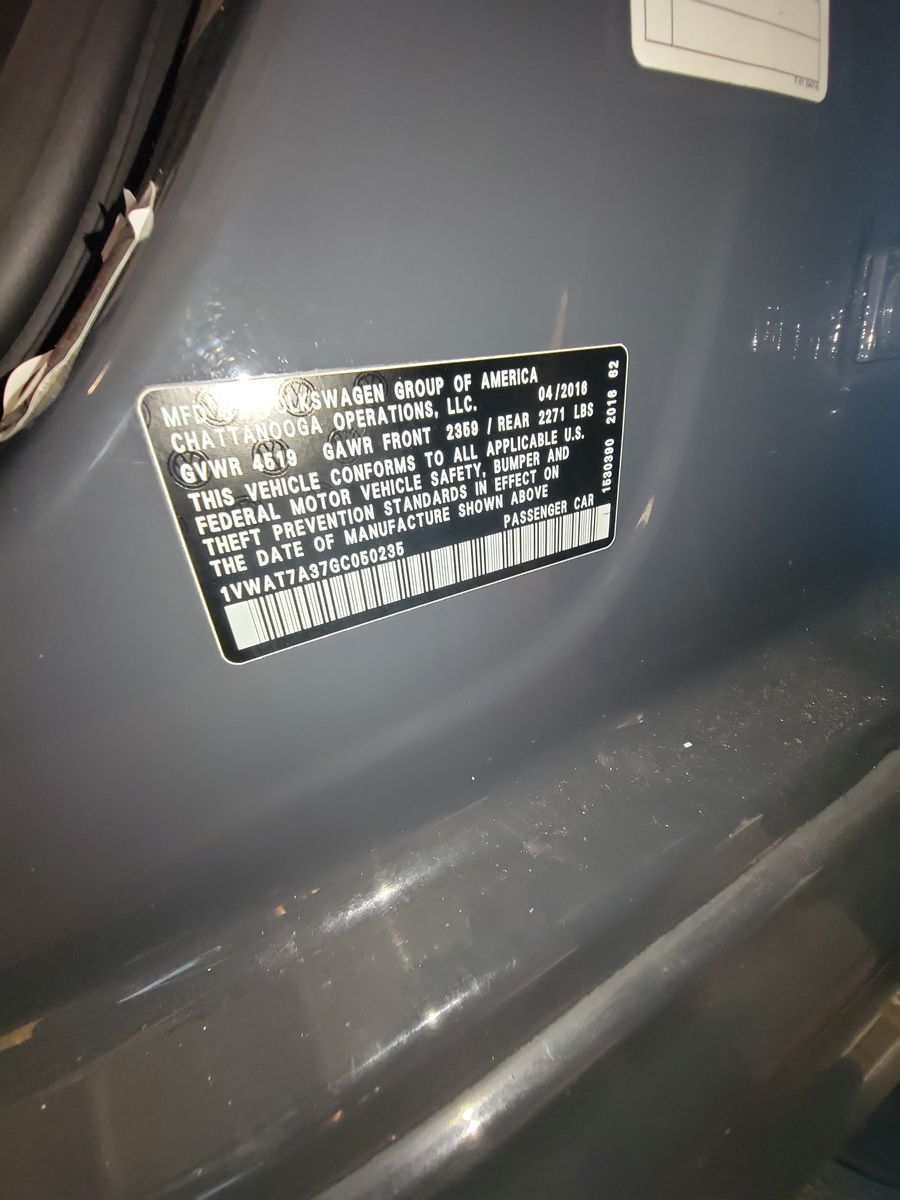 2016 Volkswagen Passat 1.8T R-Line FWD