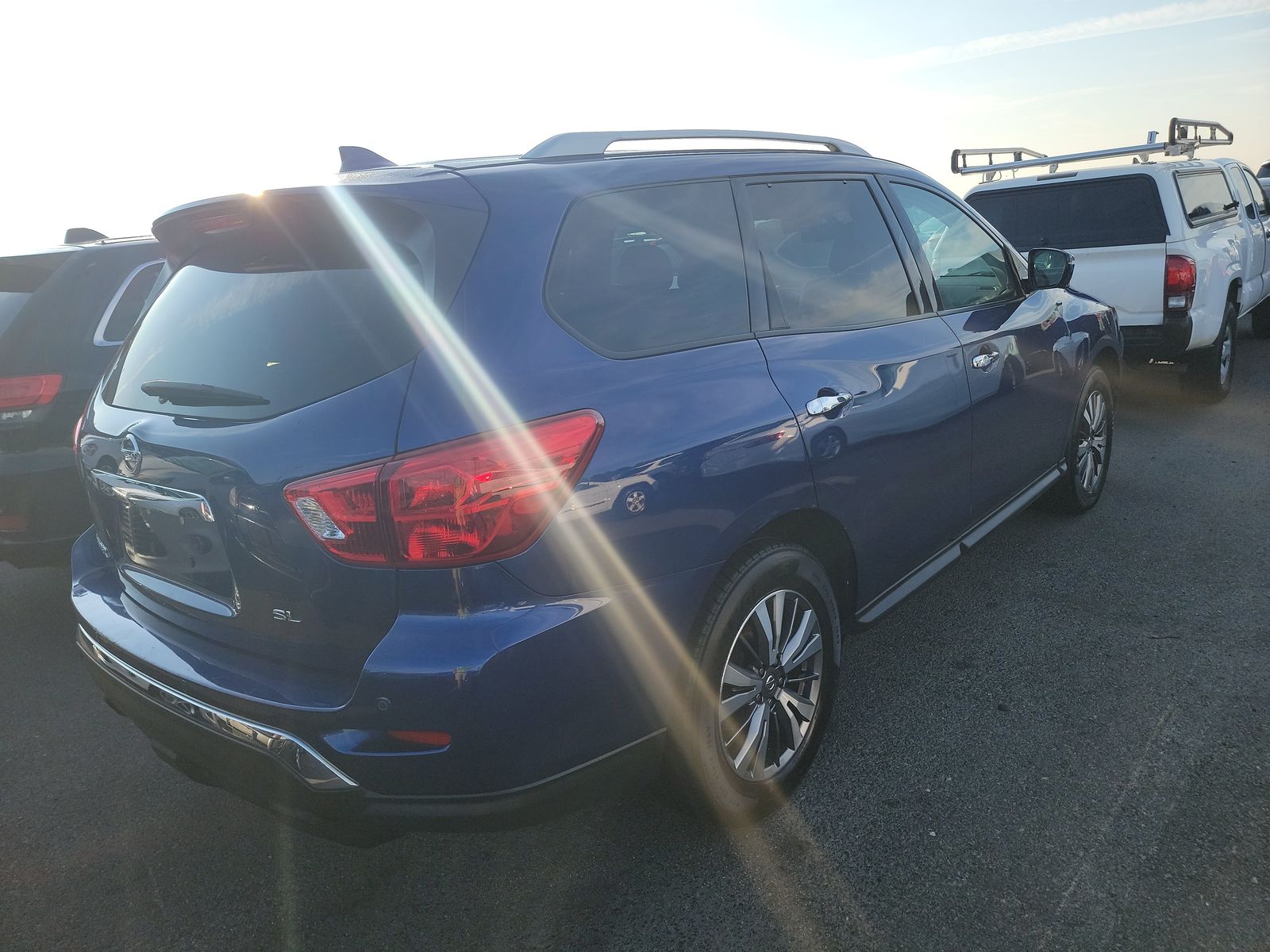 2020 Nissan Pathfinder SL FWD