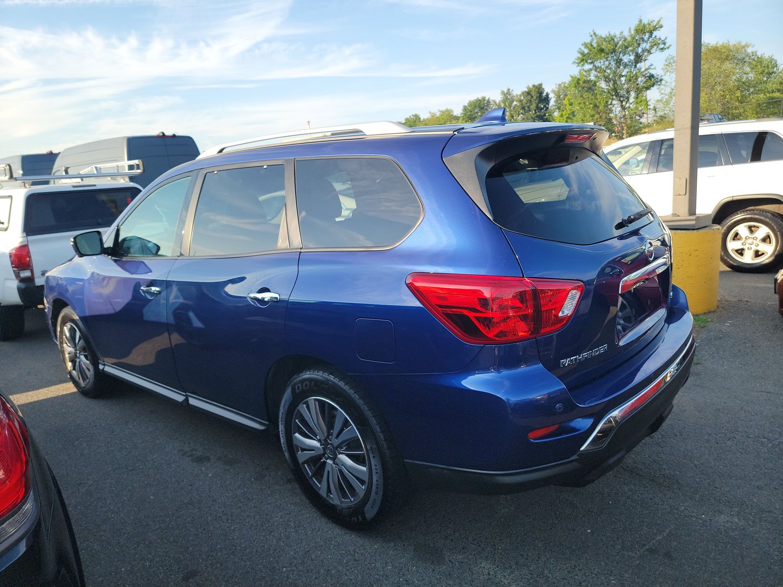 2020 Nissan Pathfinder SL FWD