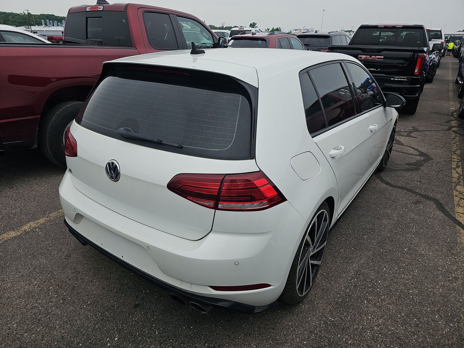 2018 Volkswagen Golf R Base AWD