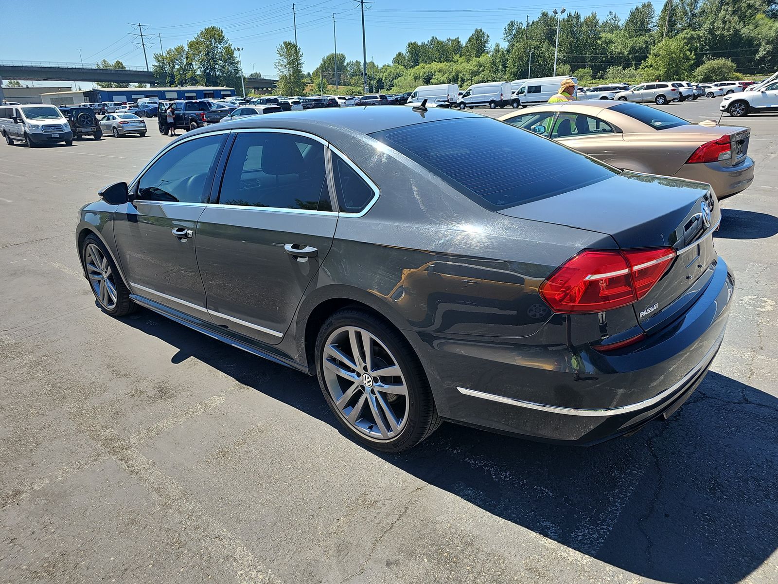 2016 Volkswagen Passat 1.8T R-Line FWD