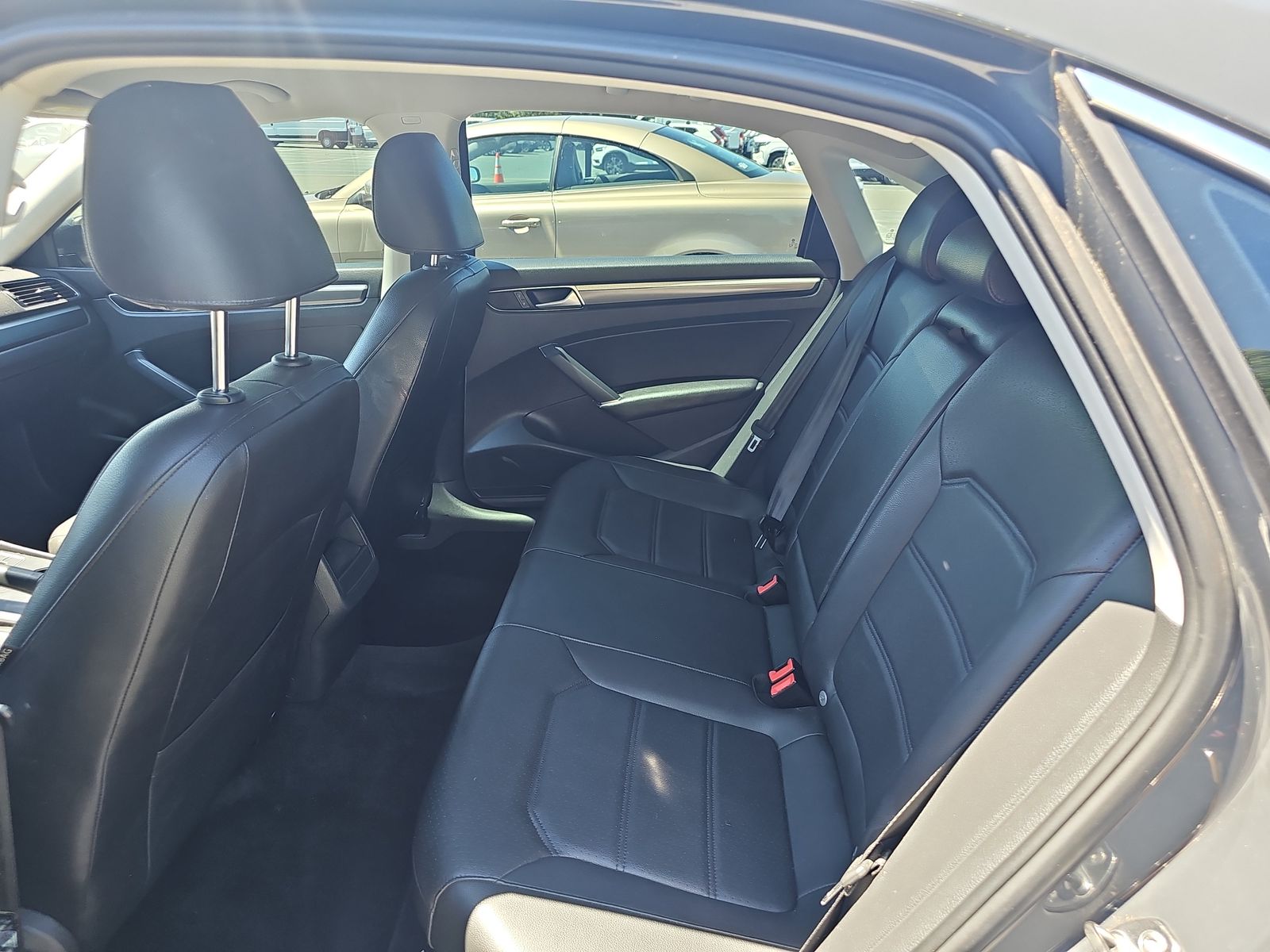 2016 Volkswagen Passat 1.8T R-Line FWD