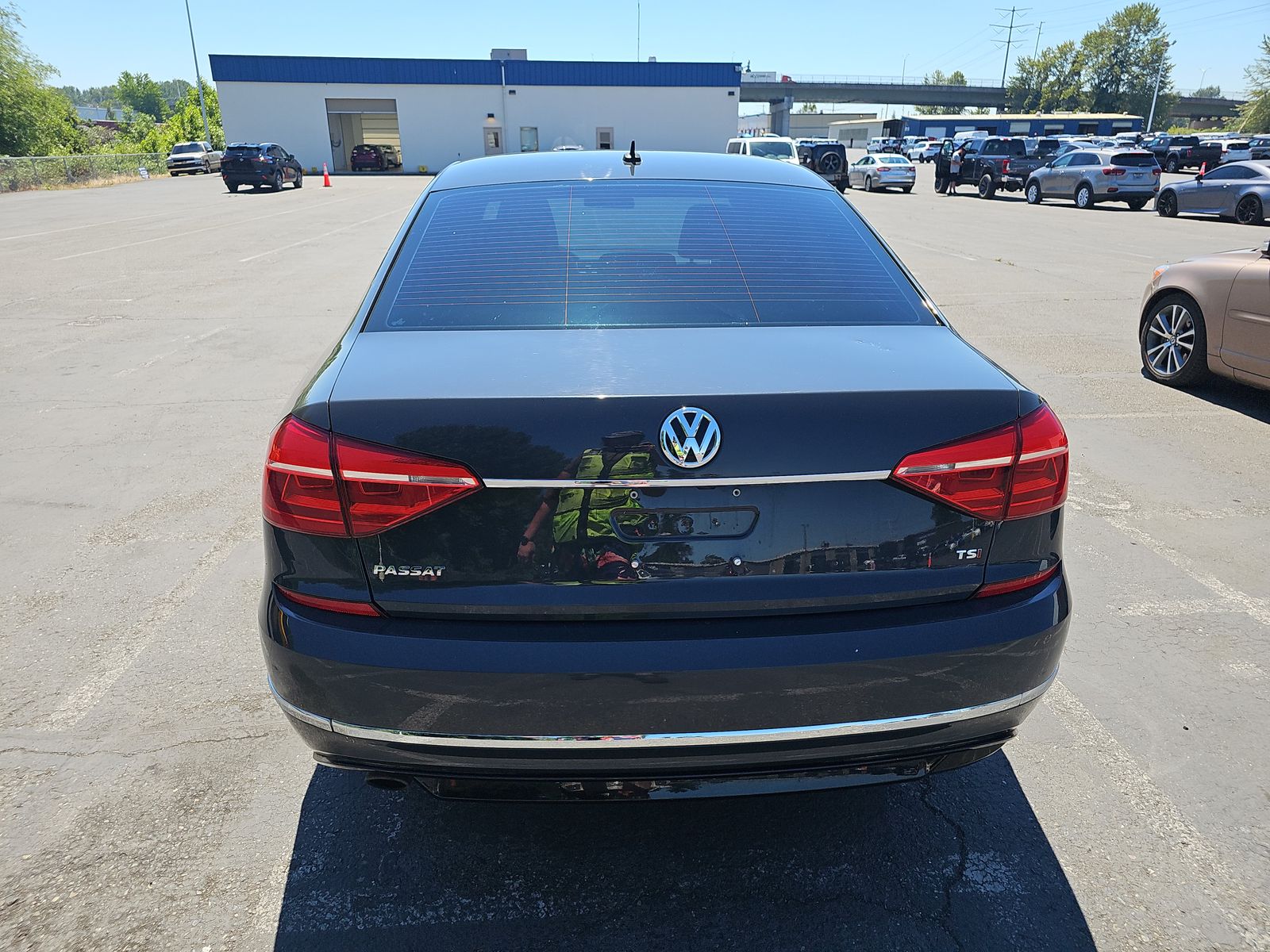 2016 Volkswagen Passat 1.8T R-Line FWD