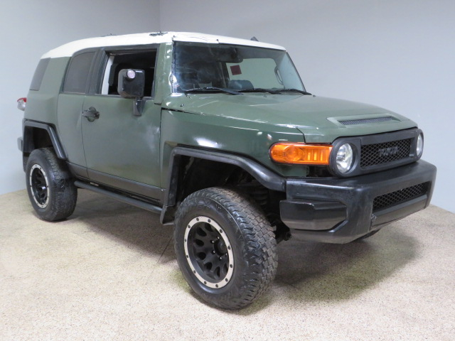 2014 Toyota FJ Cruiser w/Rear Doors