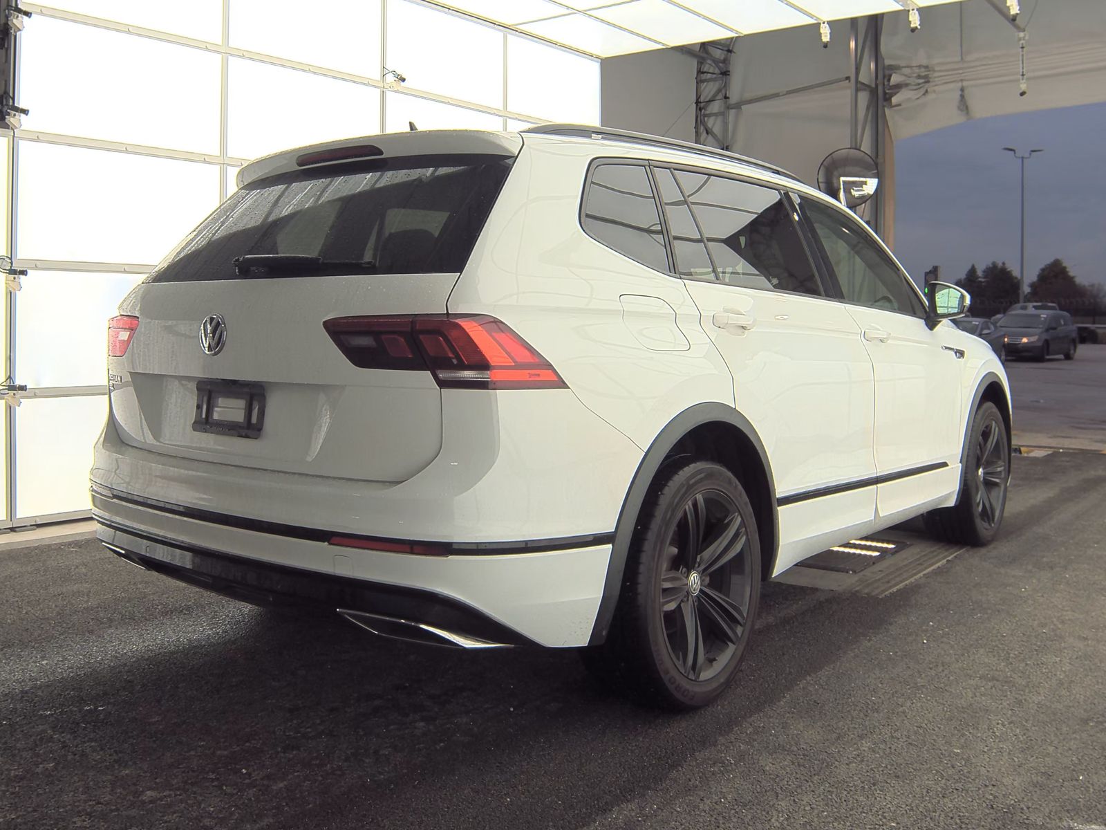 2019 Volkswagen Tiguan 2.0T SEL R-Line Black FWD