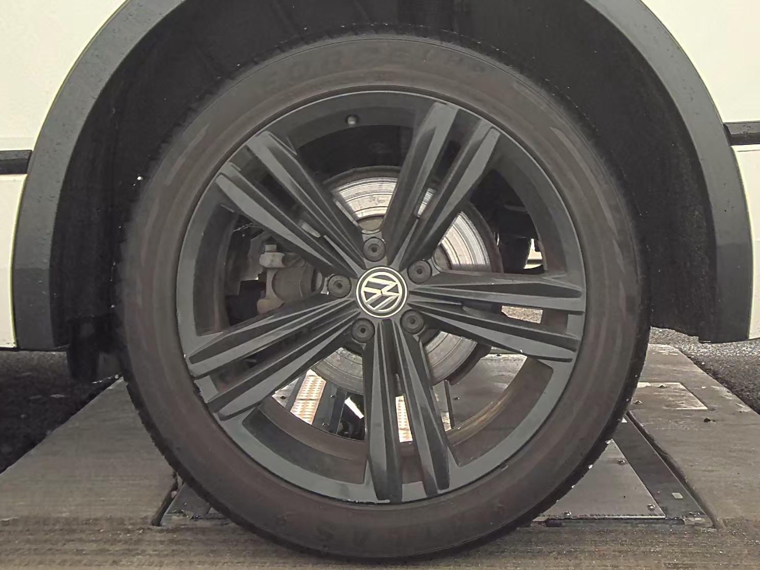 2019 Volkswagen Tiguan 2.0T SEL R-Line Black FWD