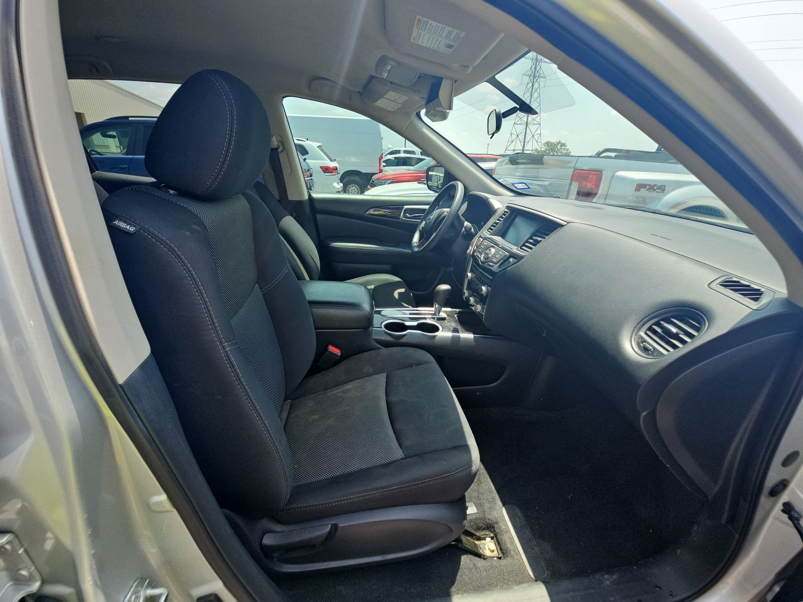 2019 Nissan Pathfinder S FWD