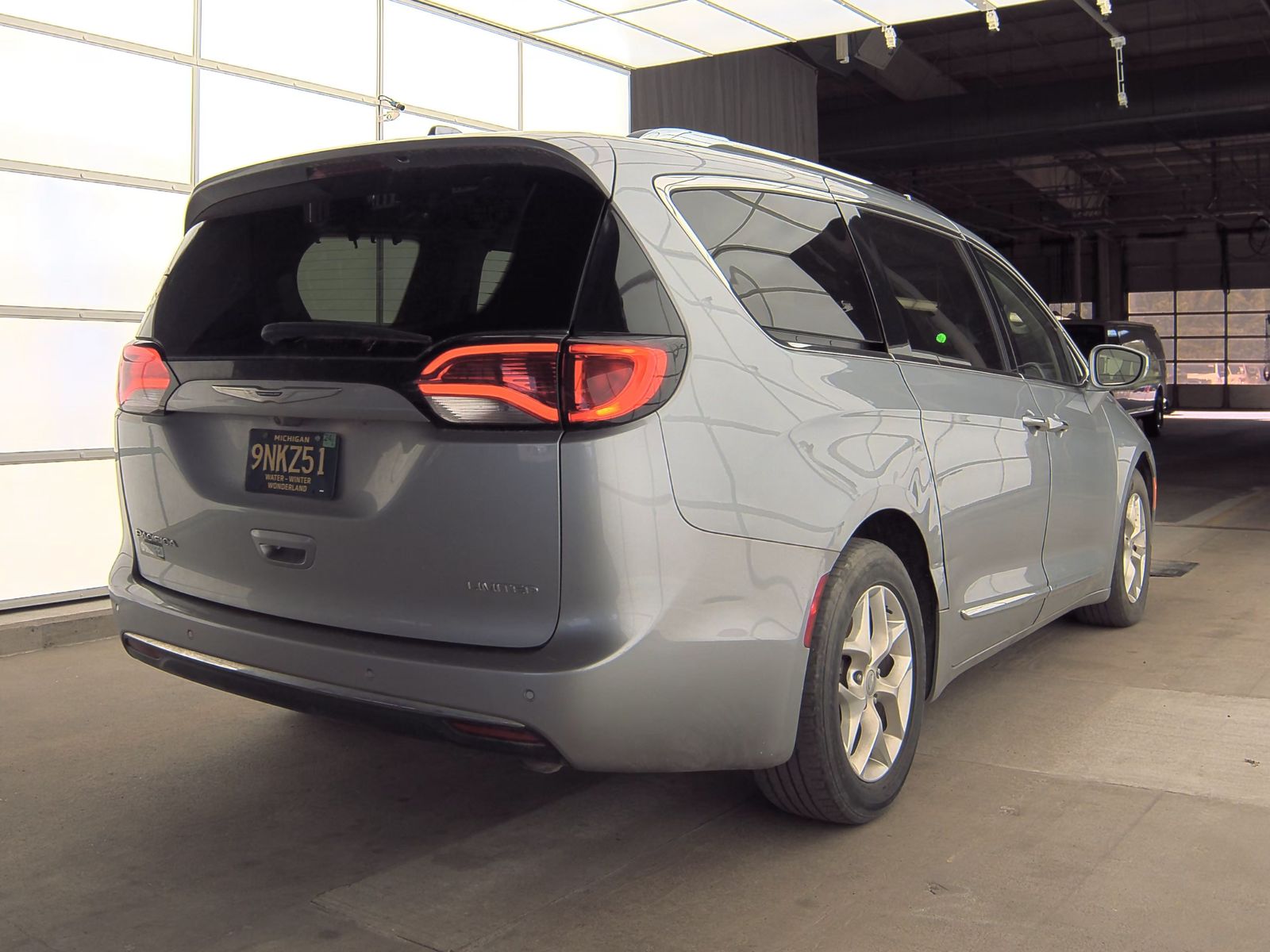 2020 Chrysler Pacifica Limited FWD