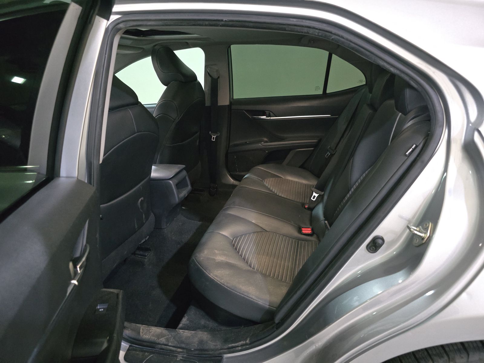 2020 Toyota Camry Hybrid SE FWD