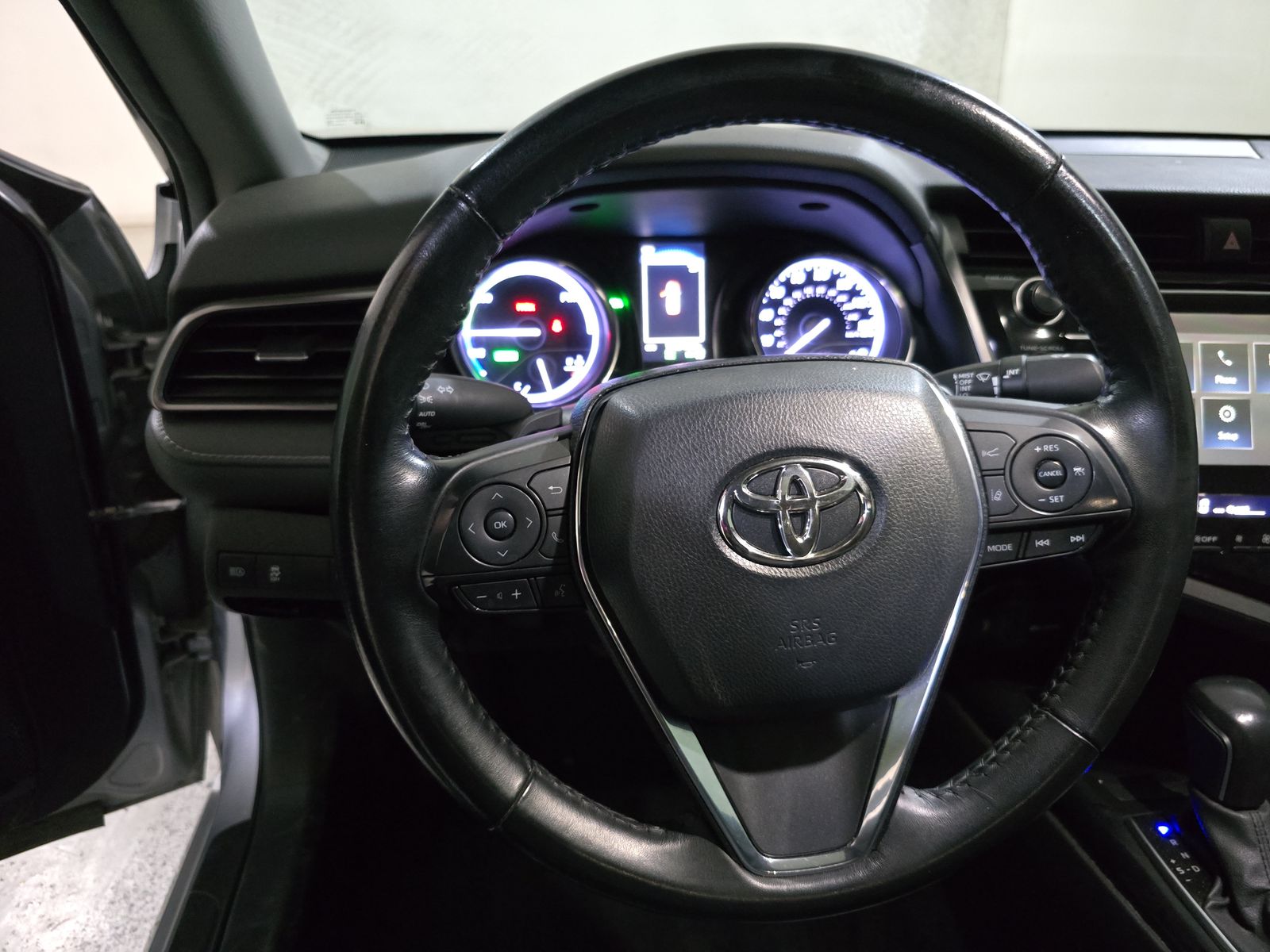 2020 Toyota Camry Hybrid SE FWD