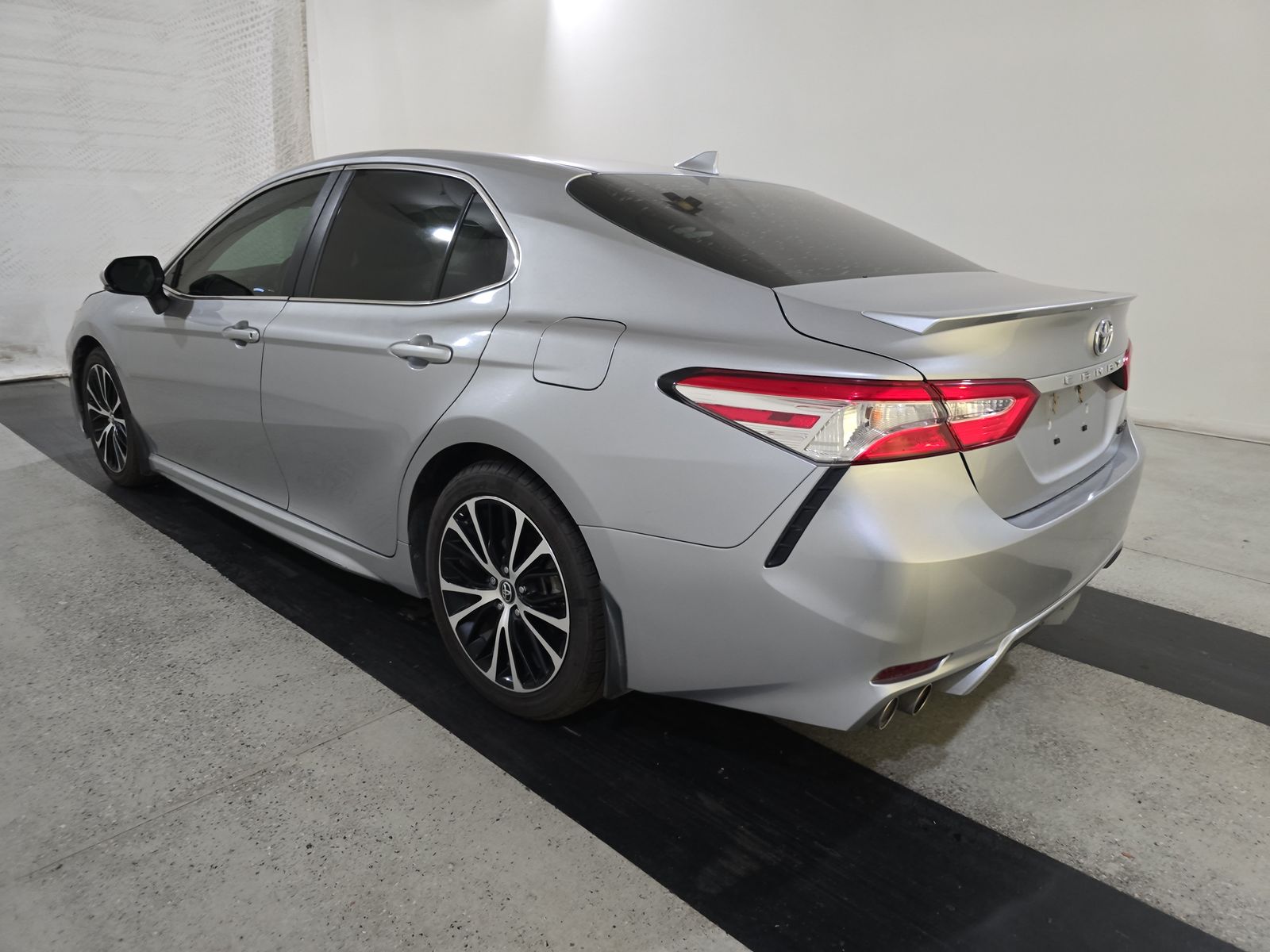 2020 Toyota Camry Hybrid SE FWD