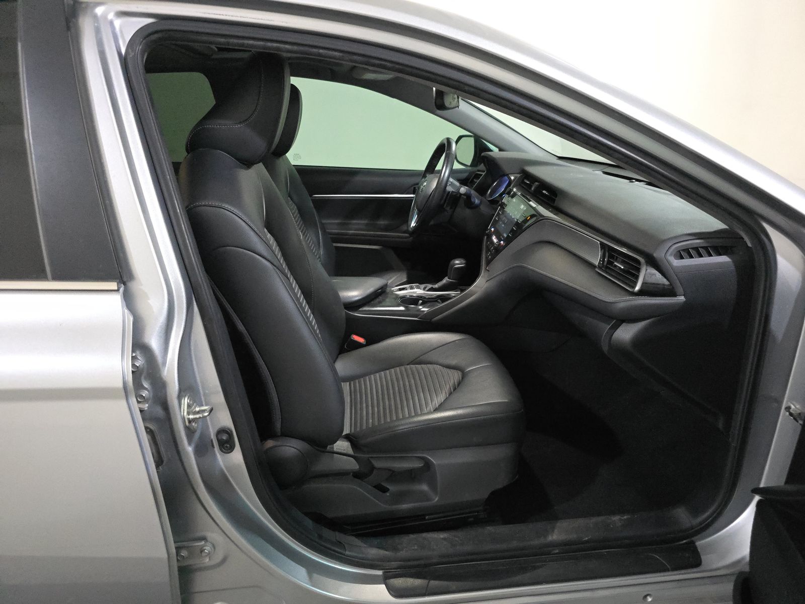 2020 Toyota Camry Hybrid SE FWD