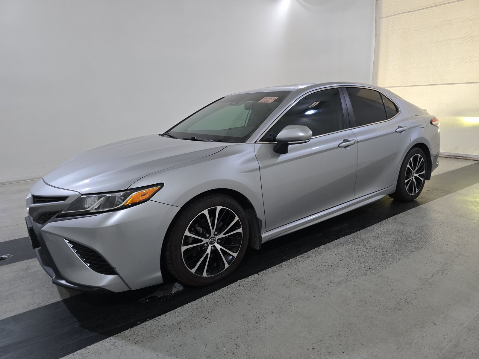 2020 Toyota Camry Hybrid SE FWD