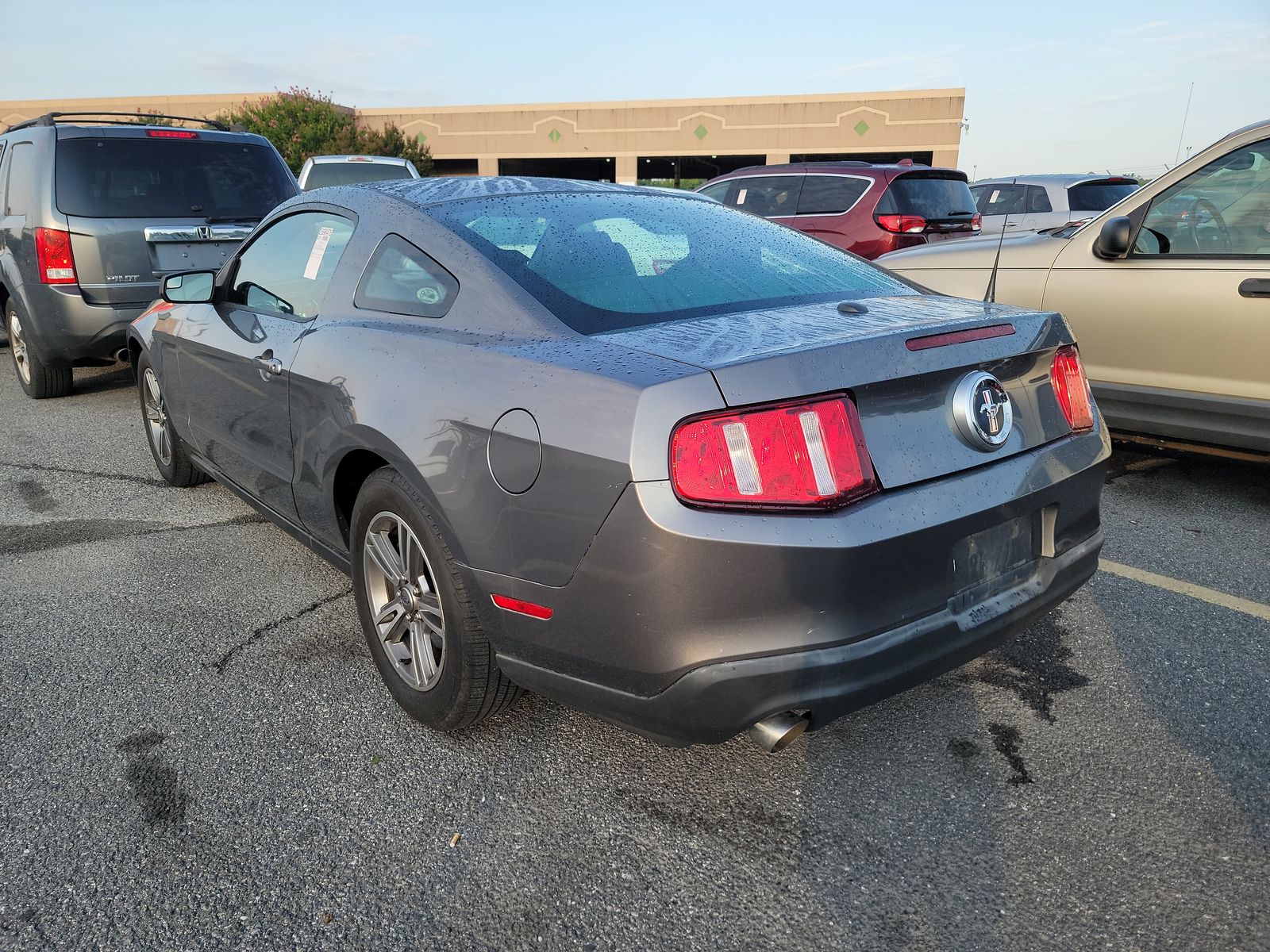 2011 Ford Mustang V6 Premium RWD