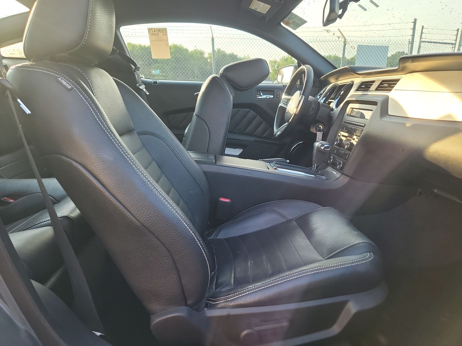 2011 Ford Mustang V6 Premium RWD