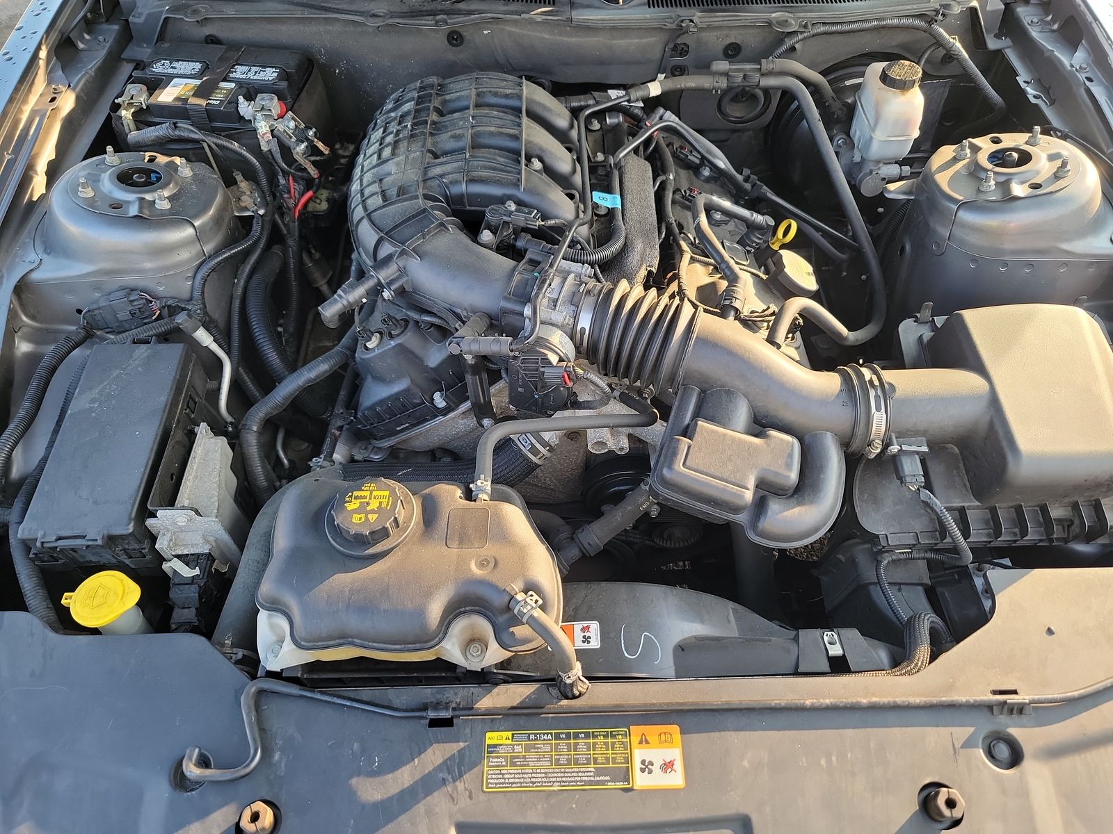 2011 Ford Mustang V6 Premium RWD