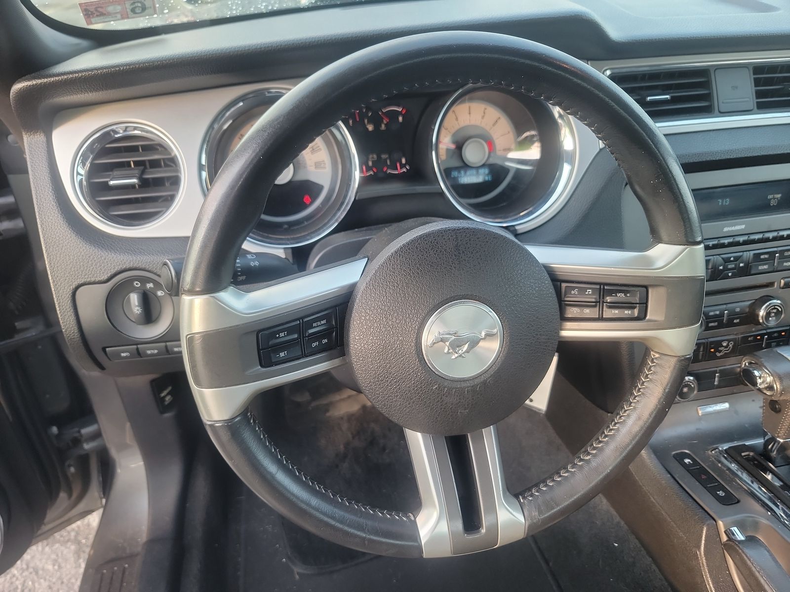 2011 Ford Mustang V6 Premium RWD