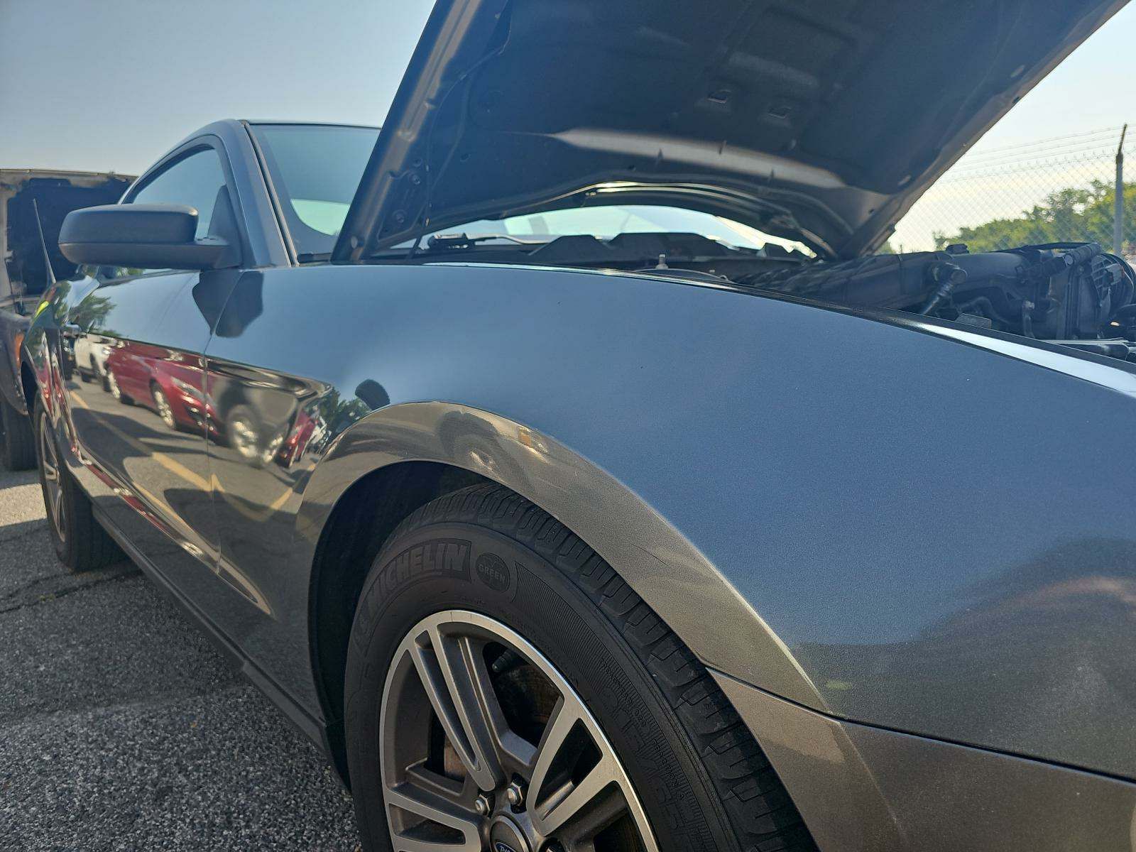 2011 Ford Mustang V6 Premium RWD