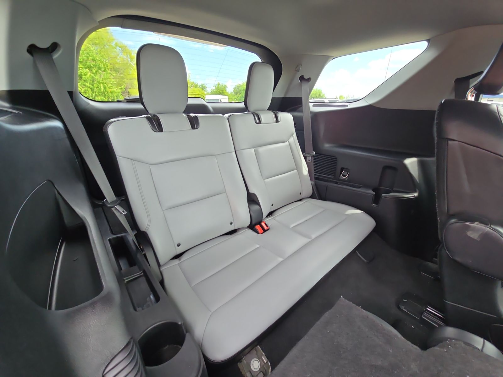 2021 Ford Explorer XLT RWD