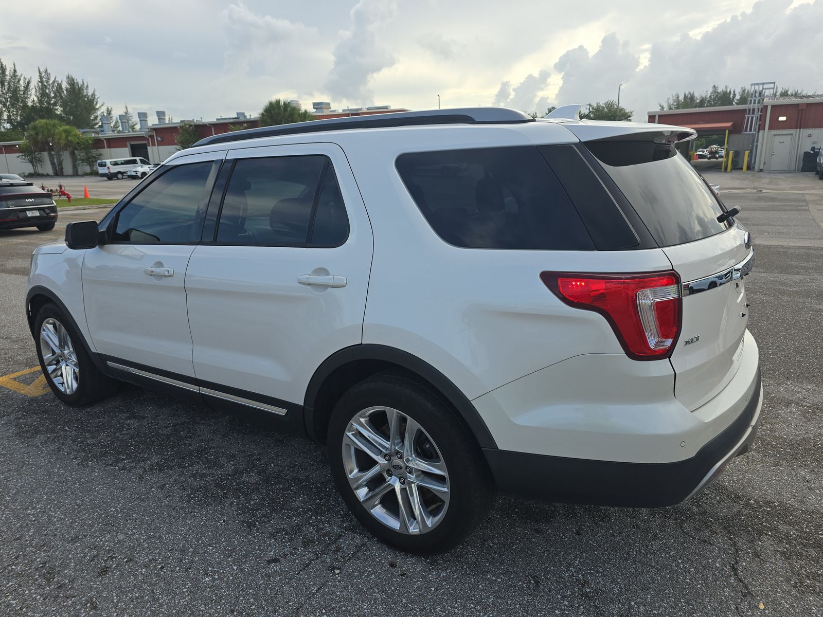 2017 Ford Explorer XLT FWD