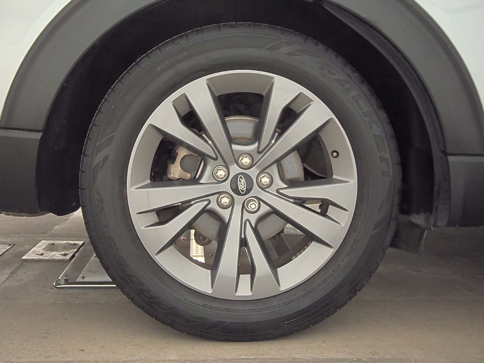 2021 Ford Explorer XLT RWD