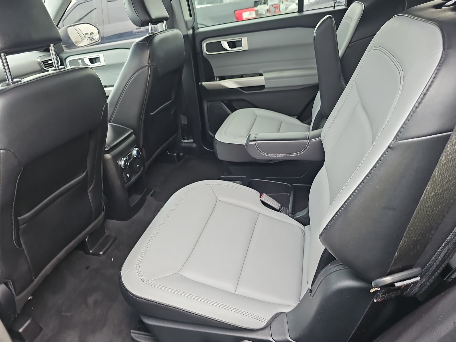 2021 Ford Explorer XLT RWD