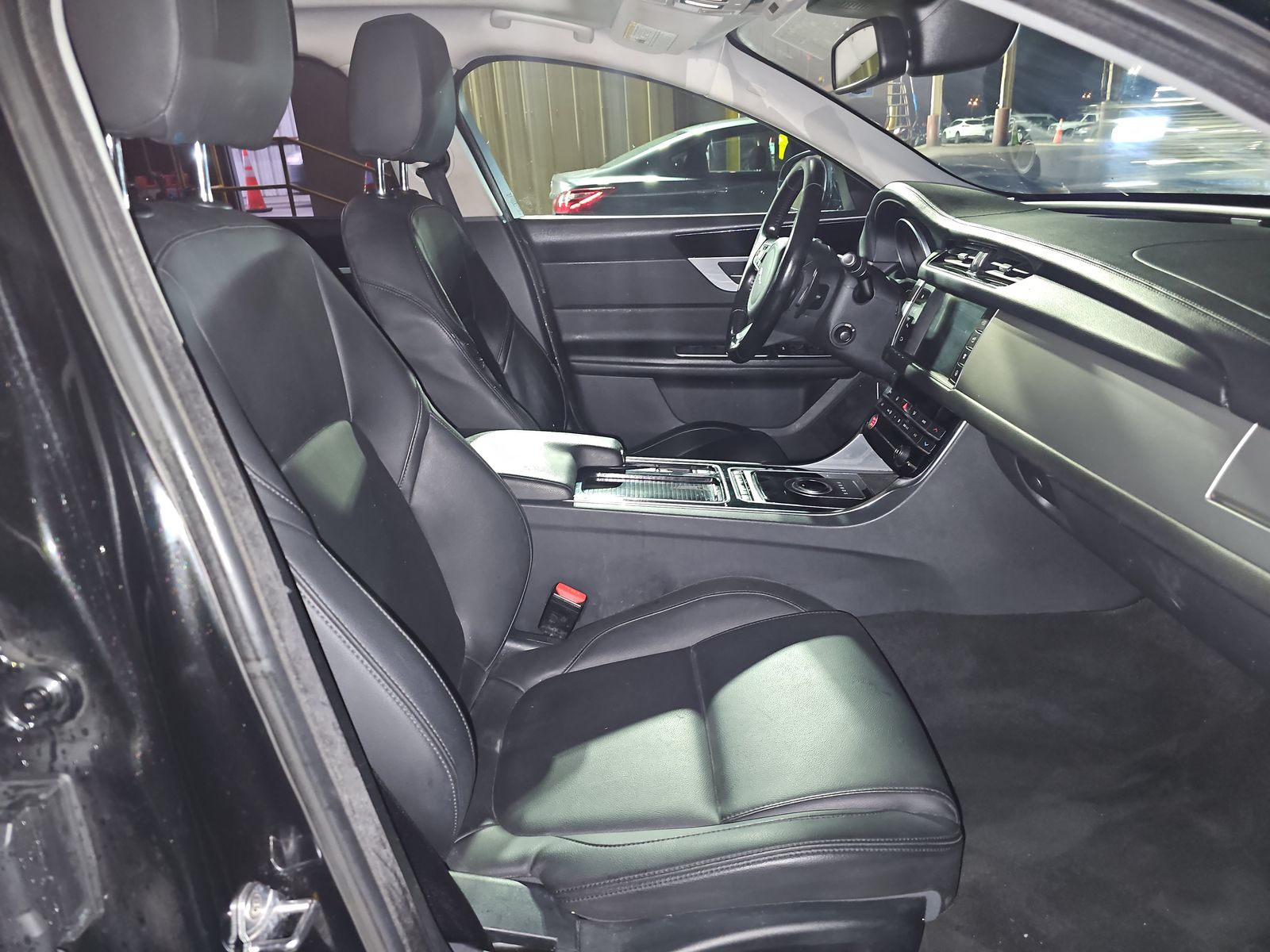 2017 Jaguar XF 20d Premium RWD