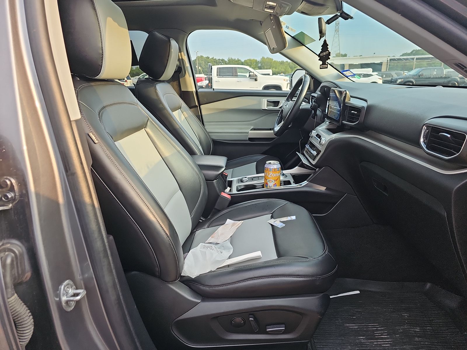 2022 Ford Explorer XLT AWD