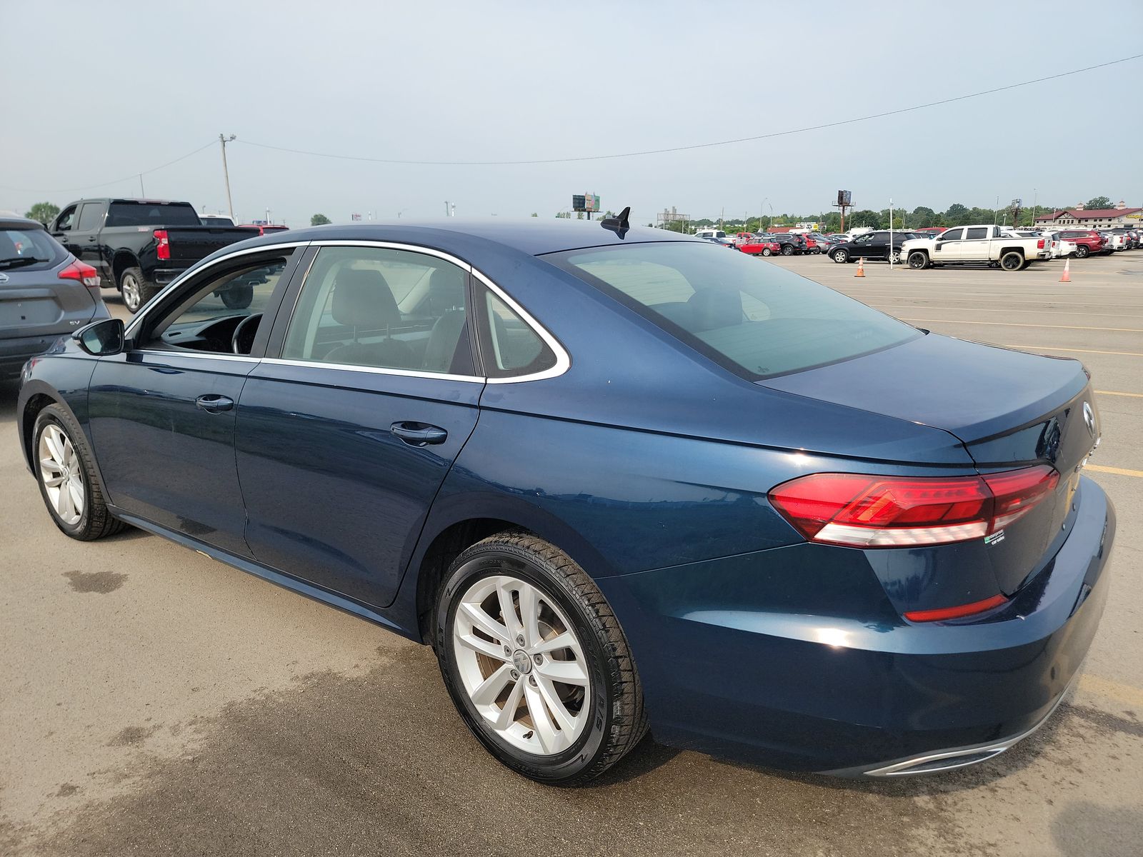 2020 Volkswagen Passat 2.0T SE FWD