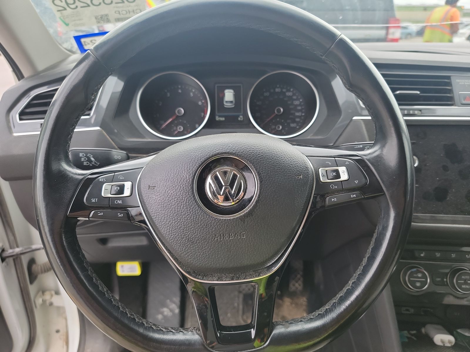 2018 Volkswagen Tiguan 2.0T SEL FWD