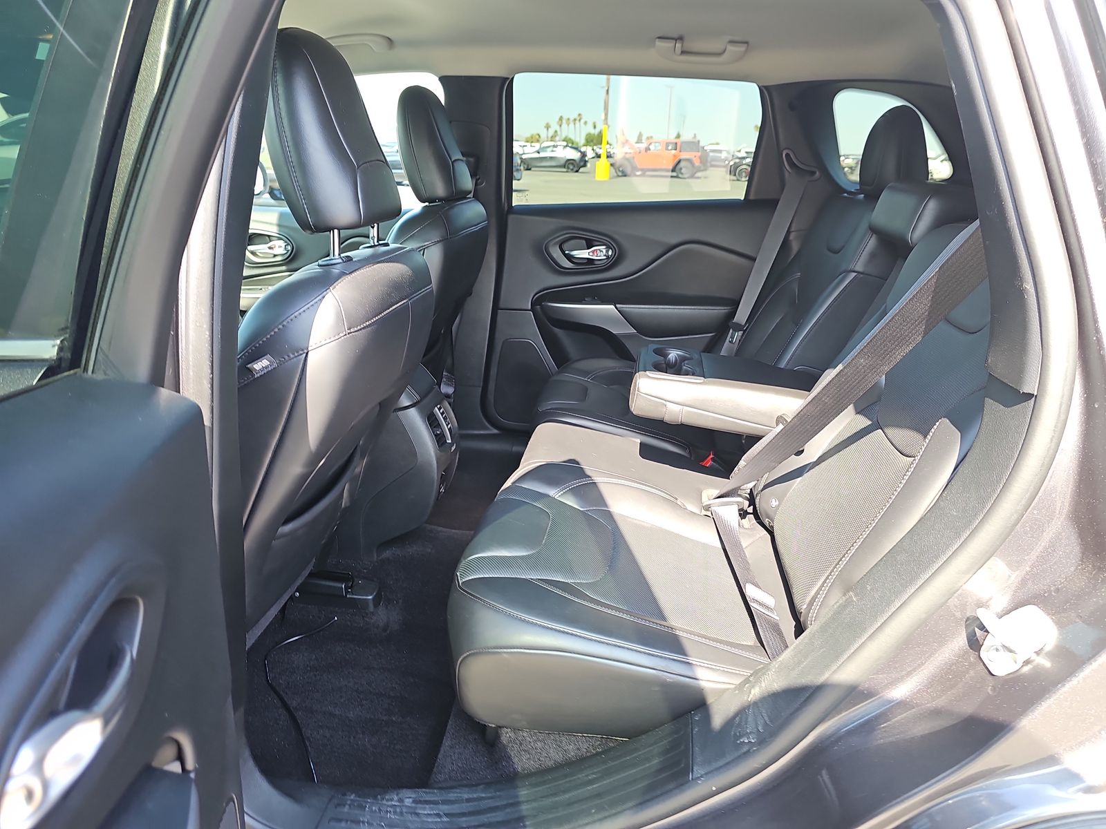 2019 Jeep Cherokee Limited FWD