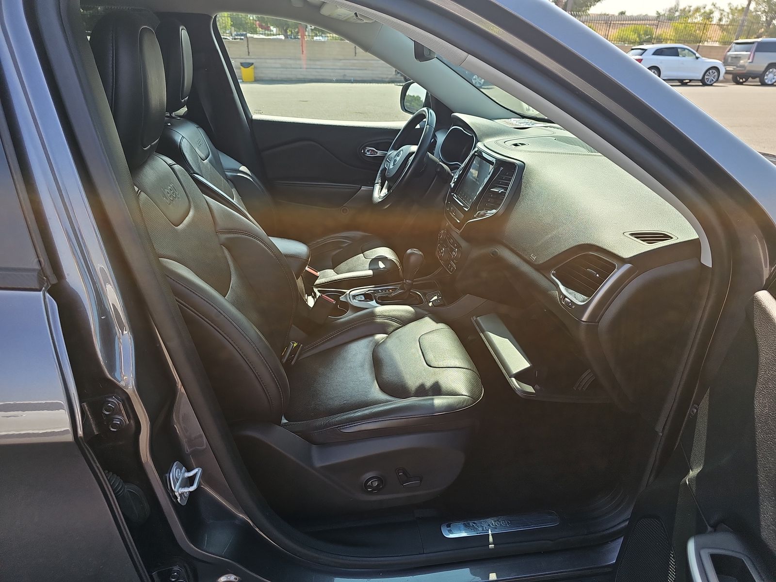 2019 Jeep Cherokee Limited FWD