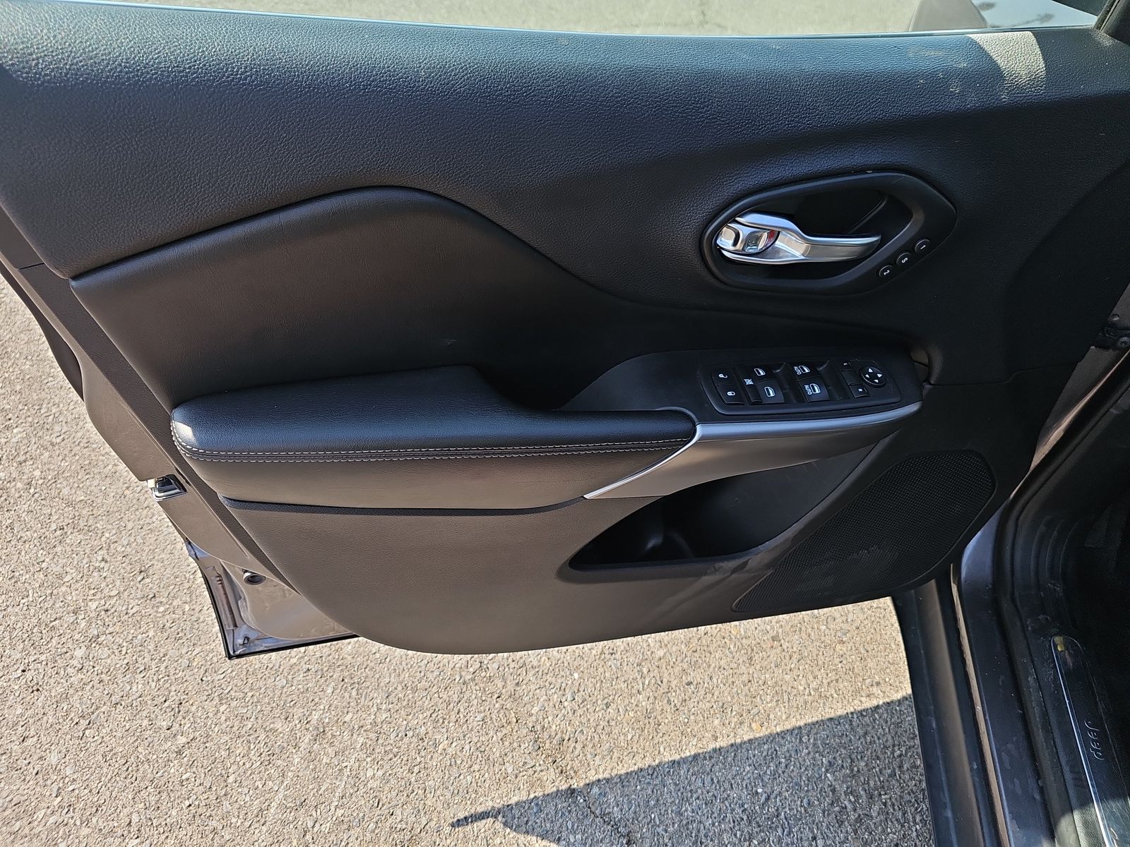 2019 Jeep Cherokee Limited FWD