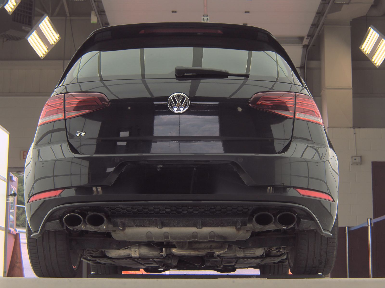 2018 Volkswagen Golf R Base AWD