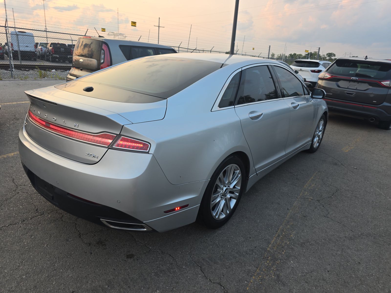 2014 Lincoln MKZ Hybrid FWD