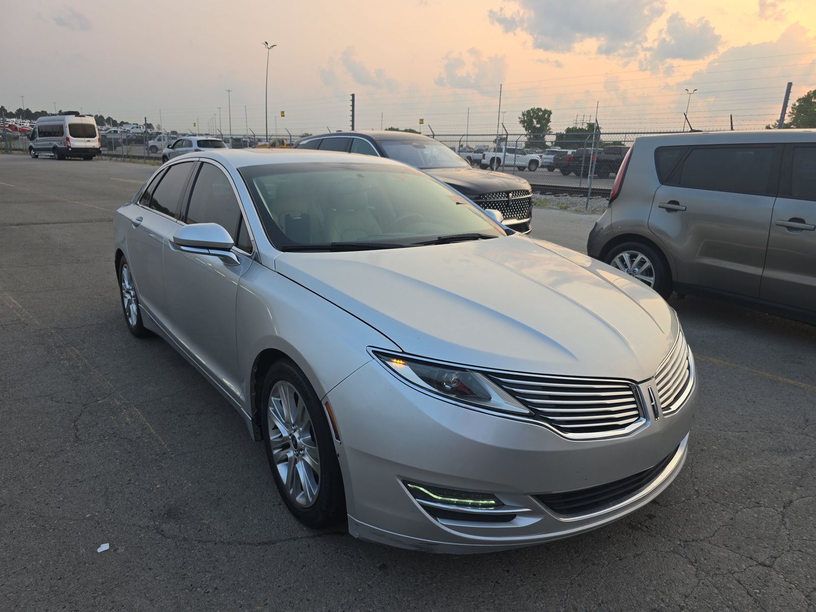 2014 Lincoln MKZ Hybrid FWD