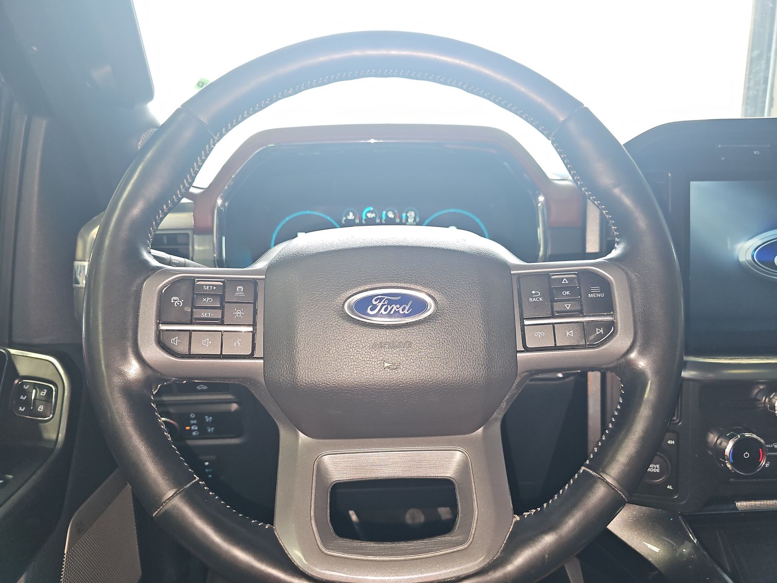 2022 Ford F-150 LARIAT AWD