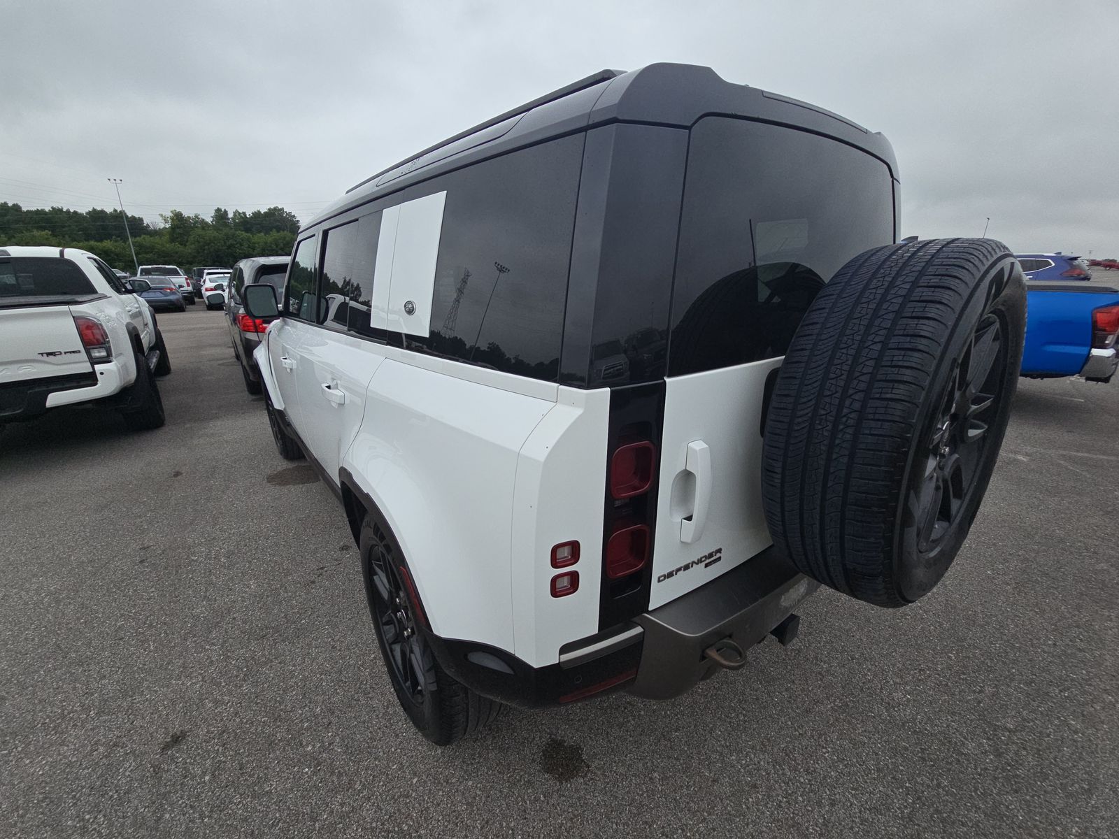 2021 Land Rover Defender 110 X-Dynamic HSE AWD