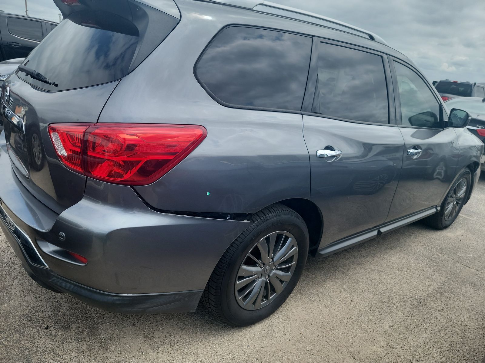 2018 Nissan Pathfinder SV FWD