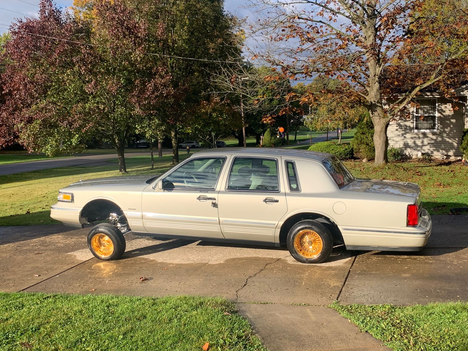 Lincoln Town Car Executive снимка Lincoln Town Car Executive