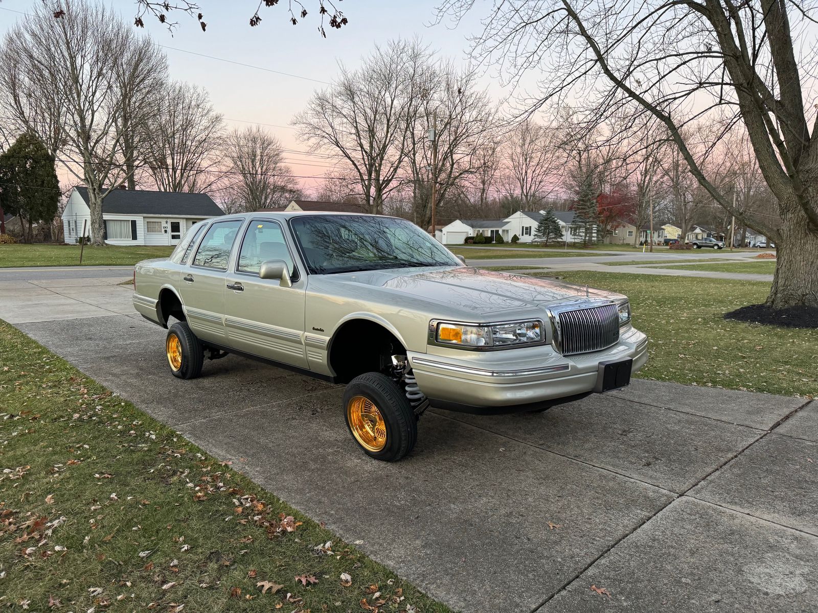 Lincoln Town Car Executive снимка Lincoln Town Car Executive
