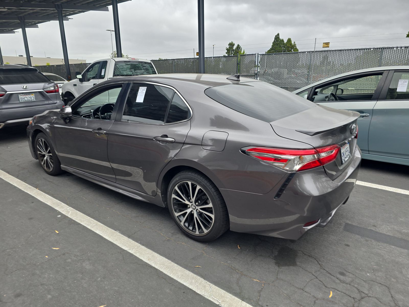 2019 Toyota Camry SE FWD