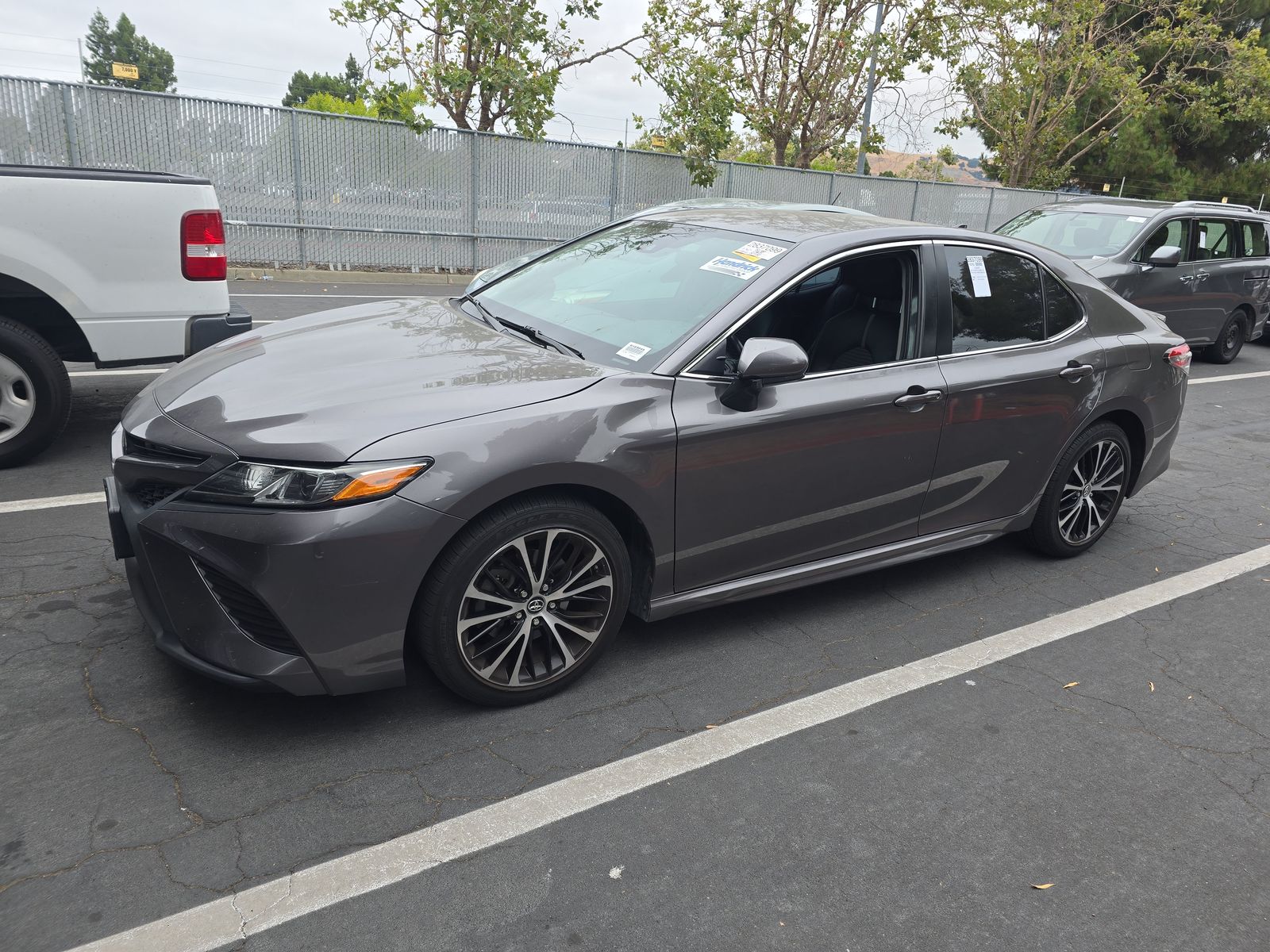 2019 Toyota Camry SE FWD