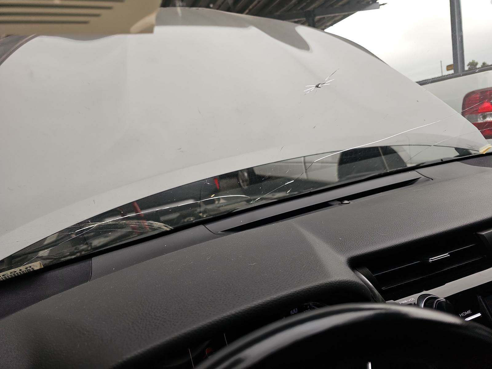 2019 Toyota Camry SE FWD