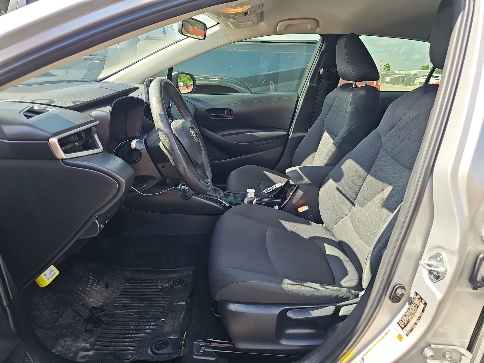 2022 Toyota Corolla LE FWD