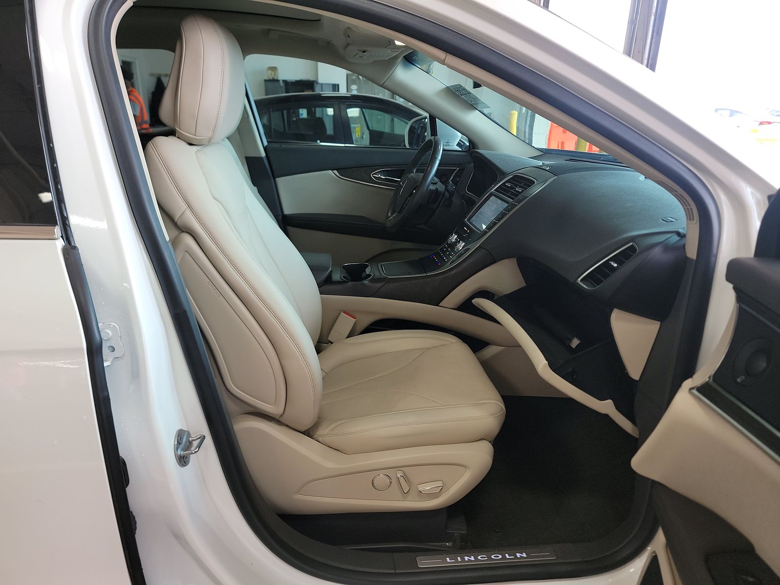 2020 Lincoln Nautilus Reserve AWD